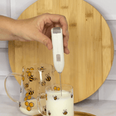 Mini Mixer Elétrico para Bebidas em Aço Inox e Plástico Branco - Ela Decora